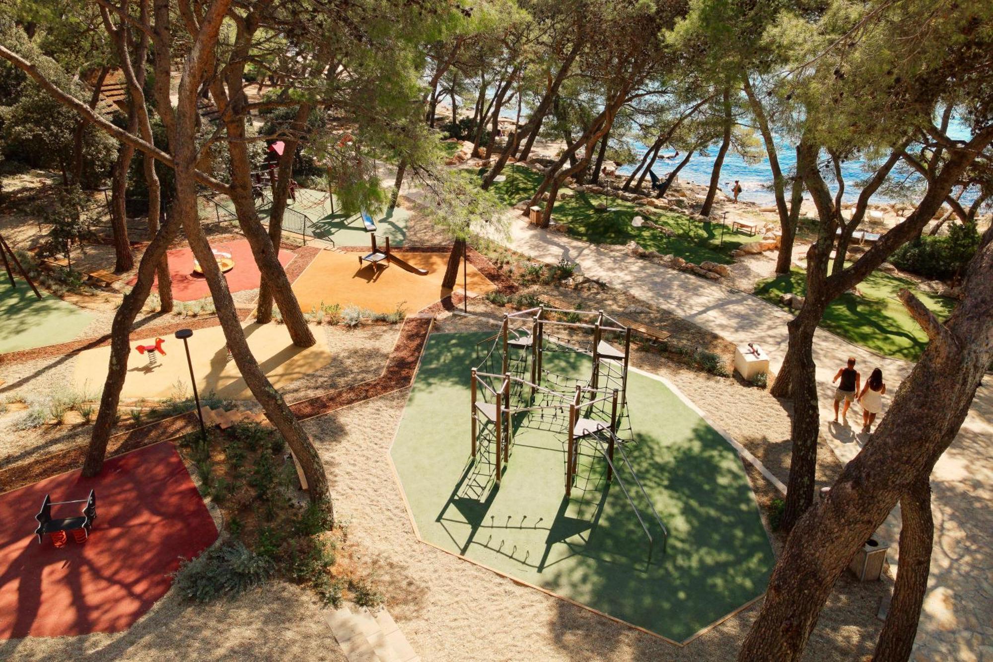Semesterpark Pine Glamping Homes