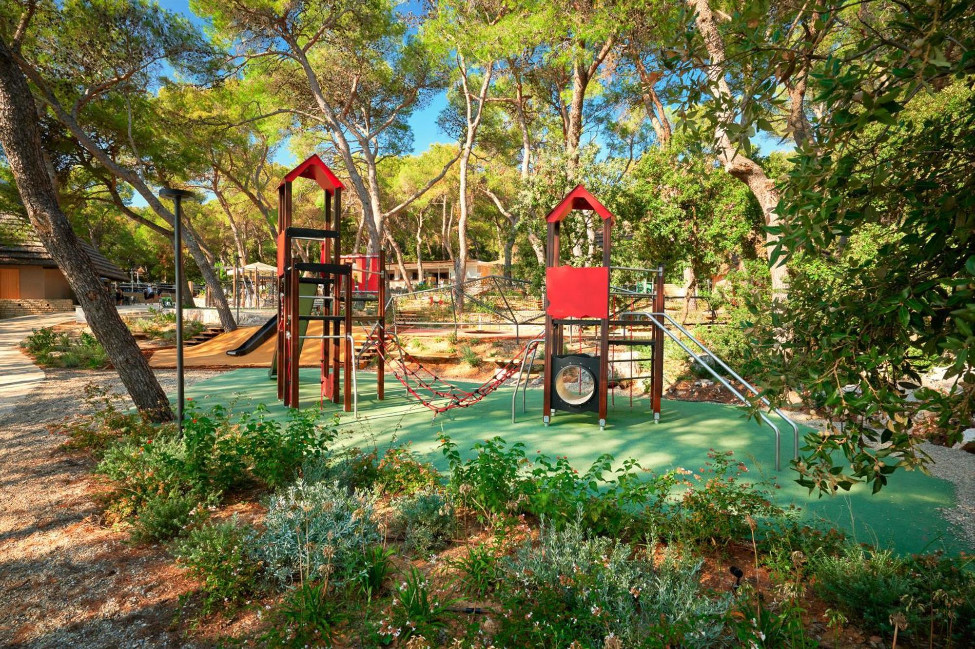 Holiday park Pine Glamping Homes *