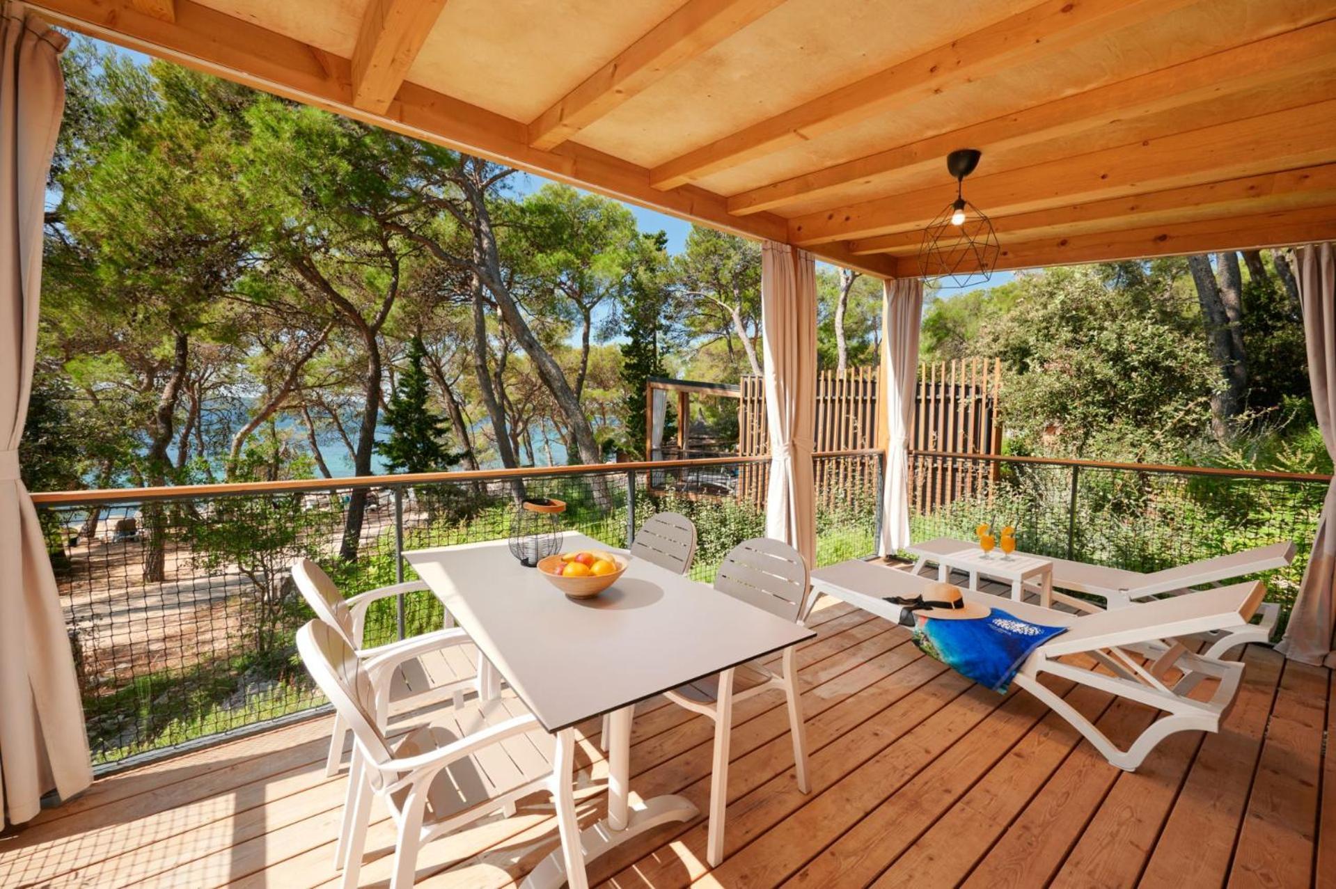 Pine Glamping Homes Holiday park *