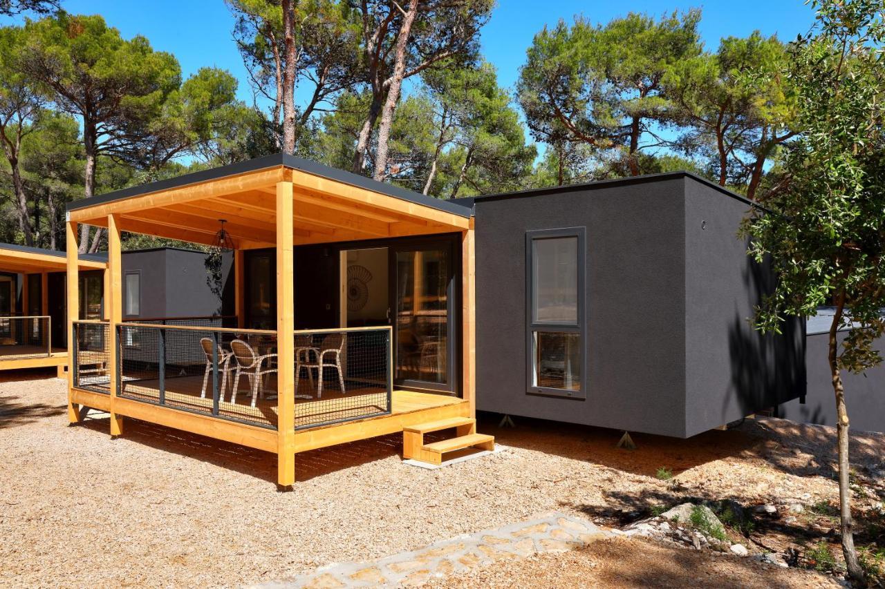 Pine Glamping Homes Holiday park *