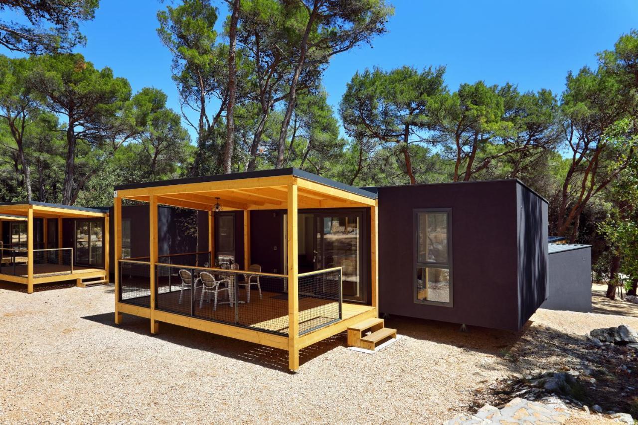 Pine Glamping Homes Holiday park *